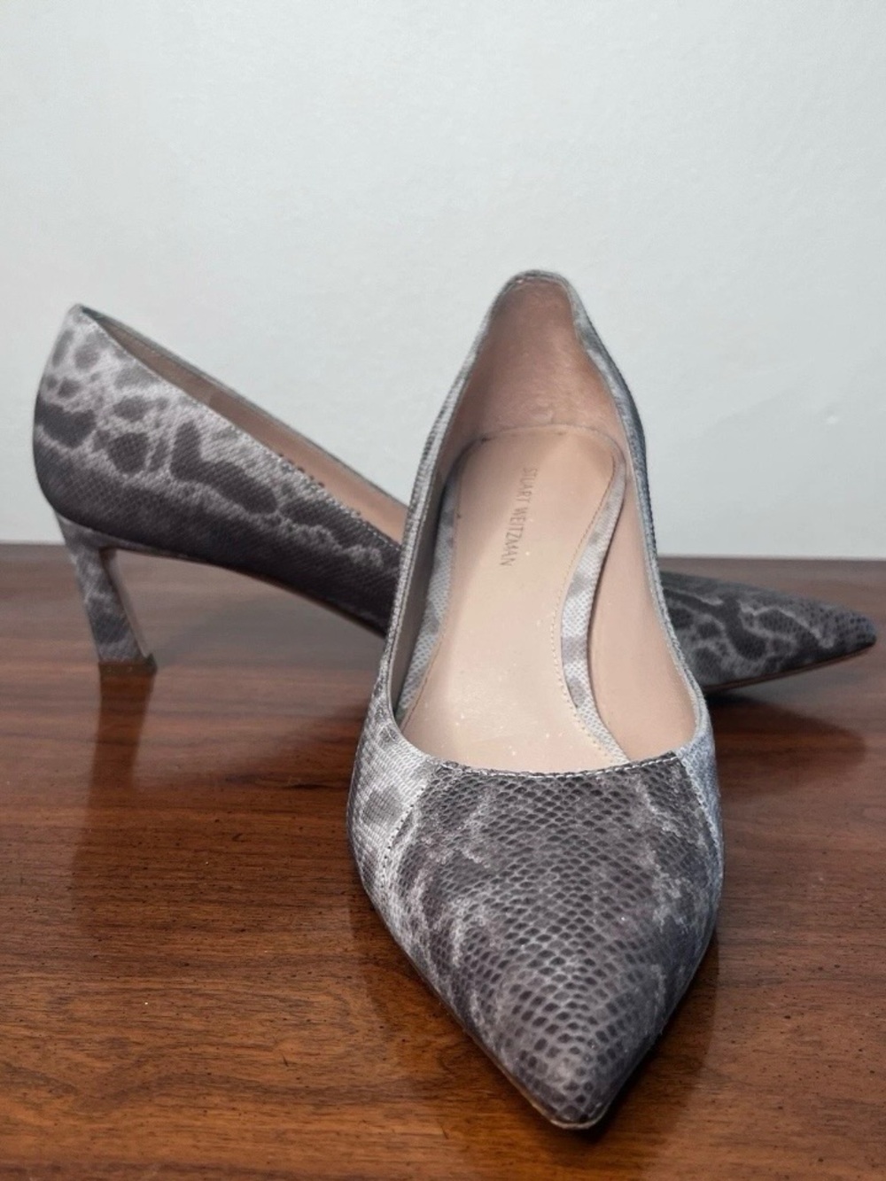 Stuart Weitzman Grey Snake-Print Pointed-Toe kitten heels Size 6.5